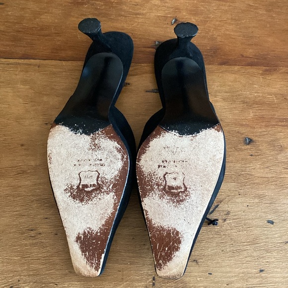 Stuart Weitzman Black Suede Mule- used

Size: 9 M Stuart Weitzman - Picture 8 of 16